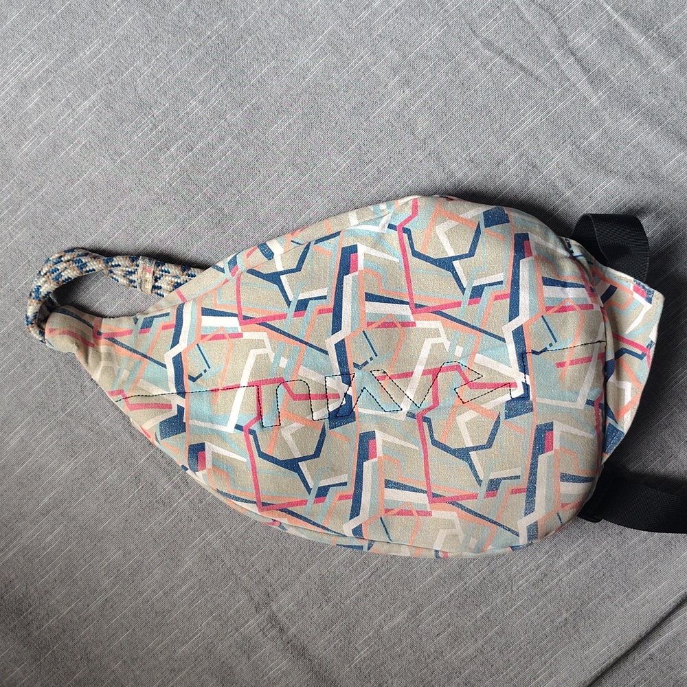 Kavu Rope Bag Pack Sling Women's Beige Pink Blue Canvas Geometric Pattern - Picture 5 of 7
